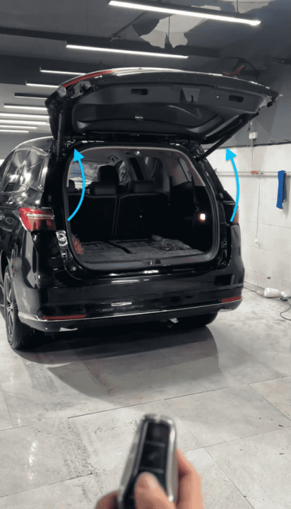 Cốp điện BYD M6